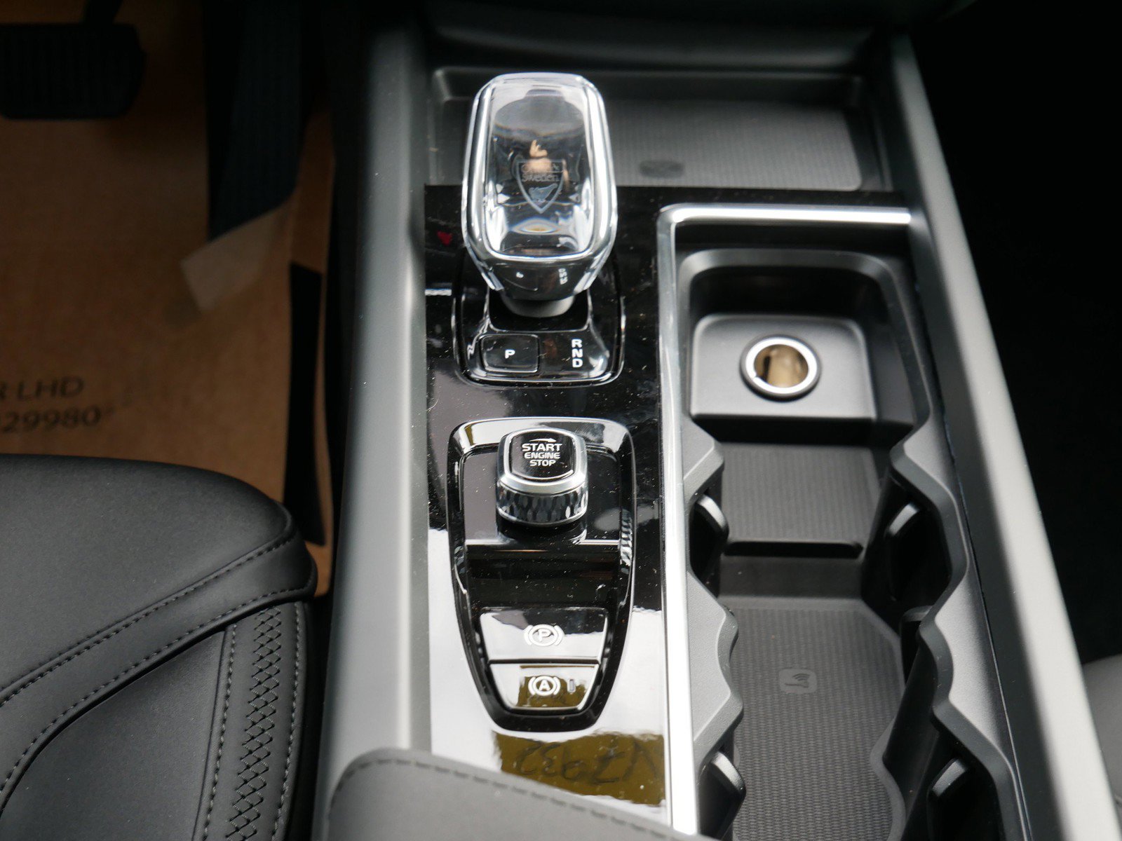 New 2027 Volvo XC60 B5 Plus AWD/4WD image 9