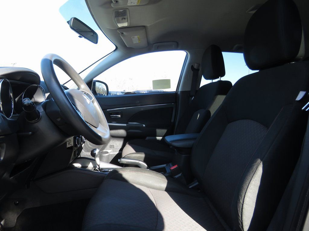 Used 2019 Mitsubishi Outlander Sport SE image 10