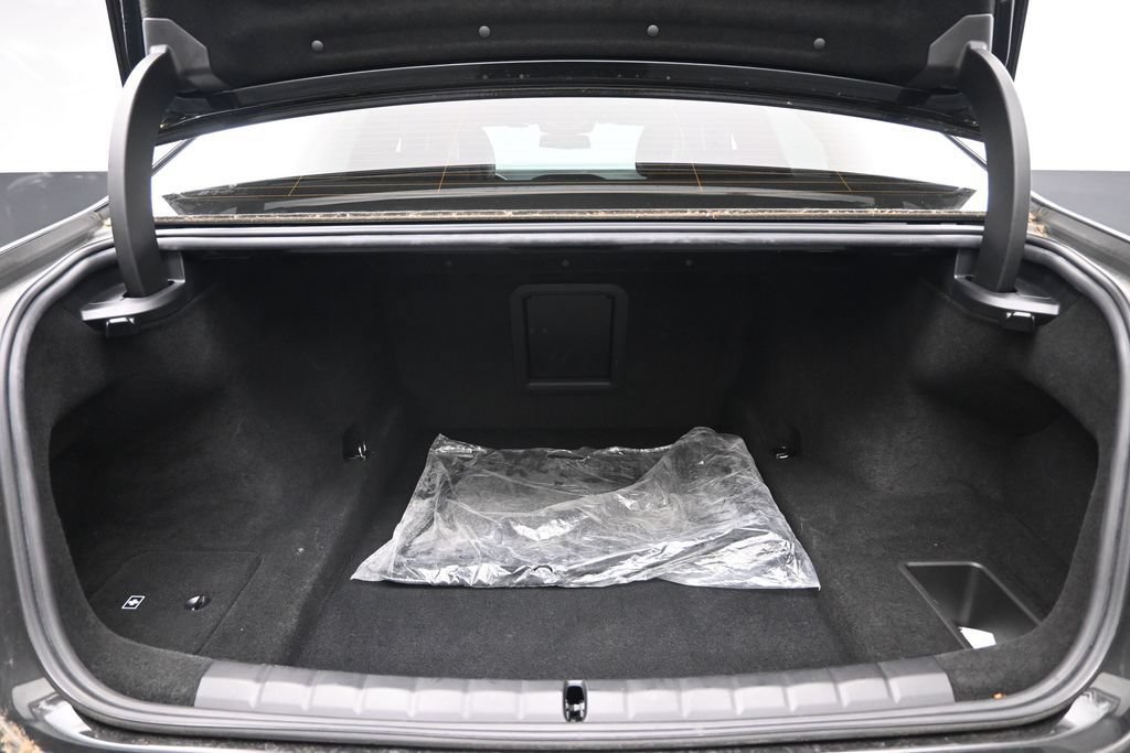 Used 2024 BMW 760i xDrive w/ Executive Package AWD/4WD image 28