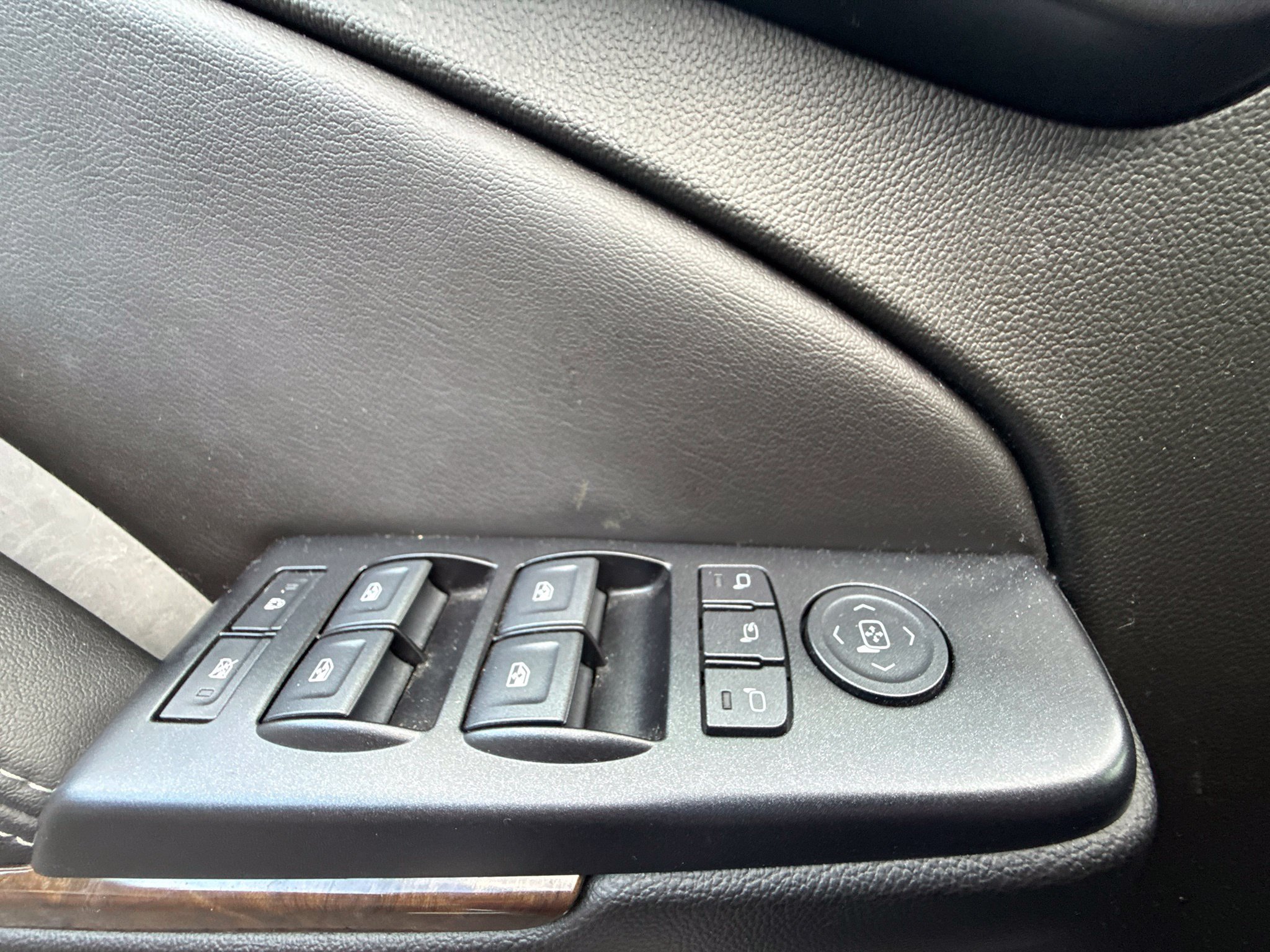 Used 2019 Chevrolet Tahoe LT w/ LT Signature Package AWD/4WD image 25