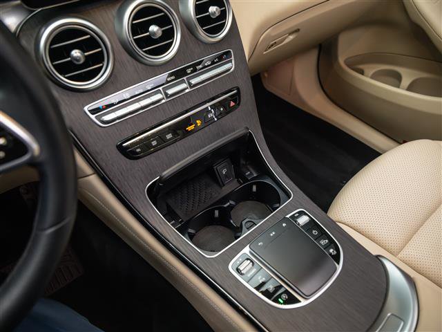 Used 2021 Mercedes-Benz GLC 300 SUV image 27