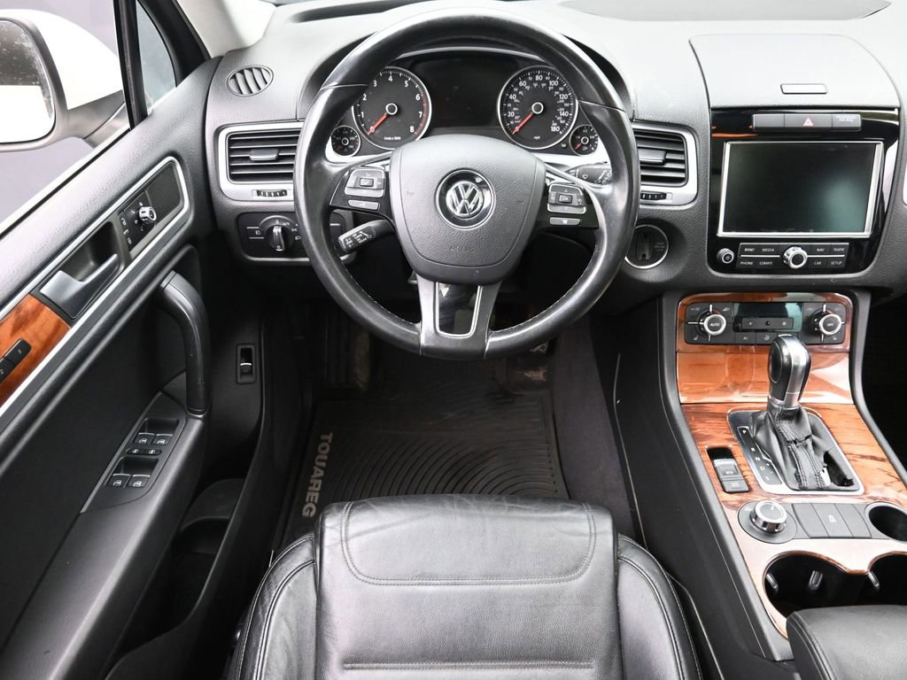 Used 2011 Volkswagen Touareg VR6 AWD/4WD image 12