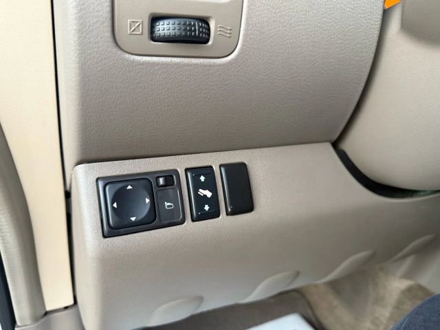 Used 2011 Nissan Pathfinder SV image 20