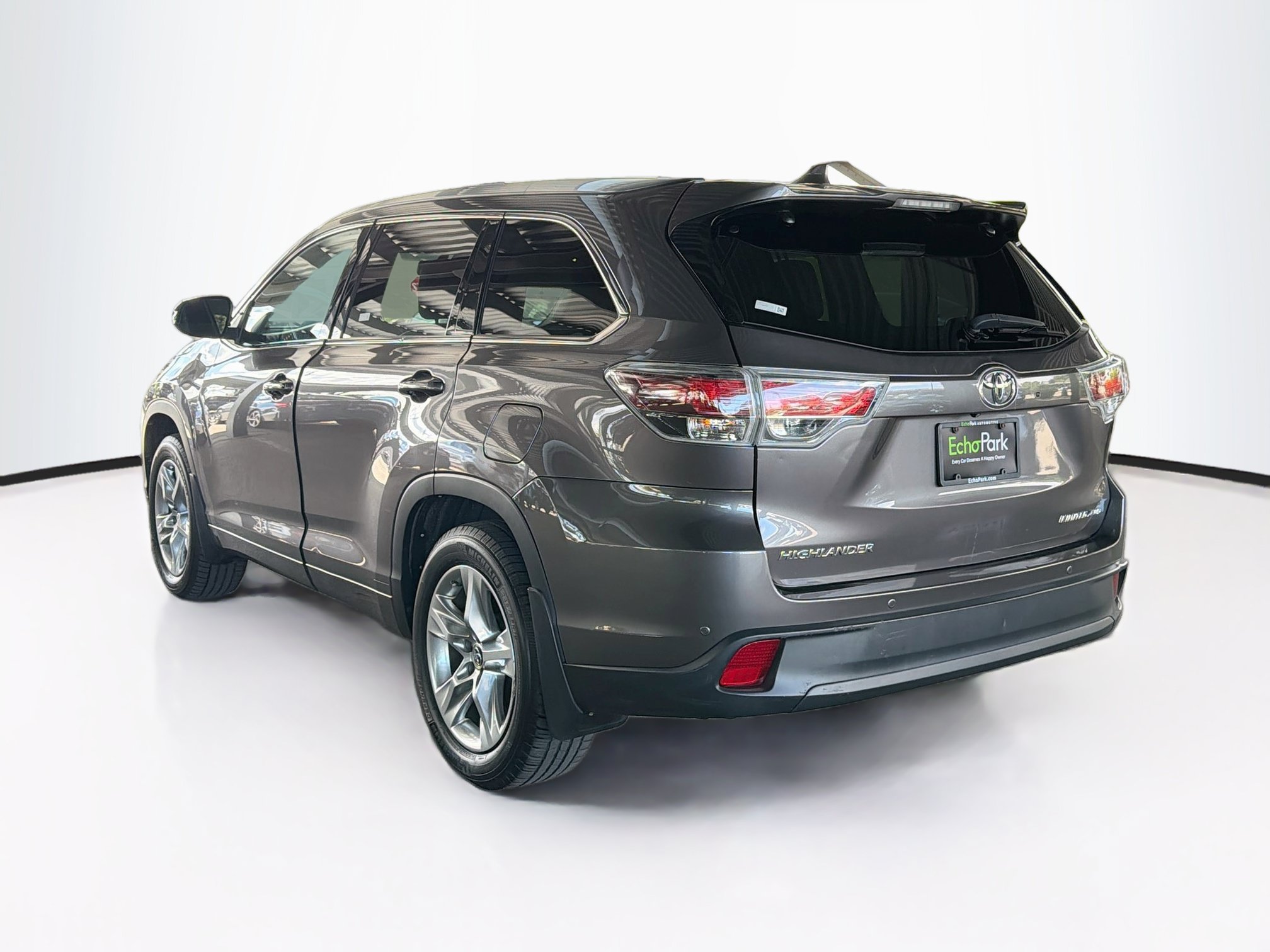 Used 2016 Toyota Highlander Limited w/ Driver Technology Package AWD/4WD image 5