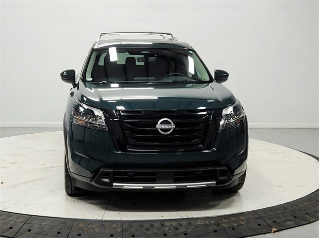 Used 2024 Nissan Pathfinder Platinum w/ Lighting Package (N93) image 2