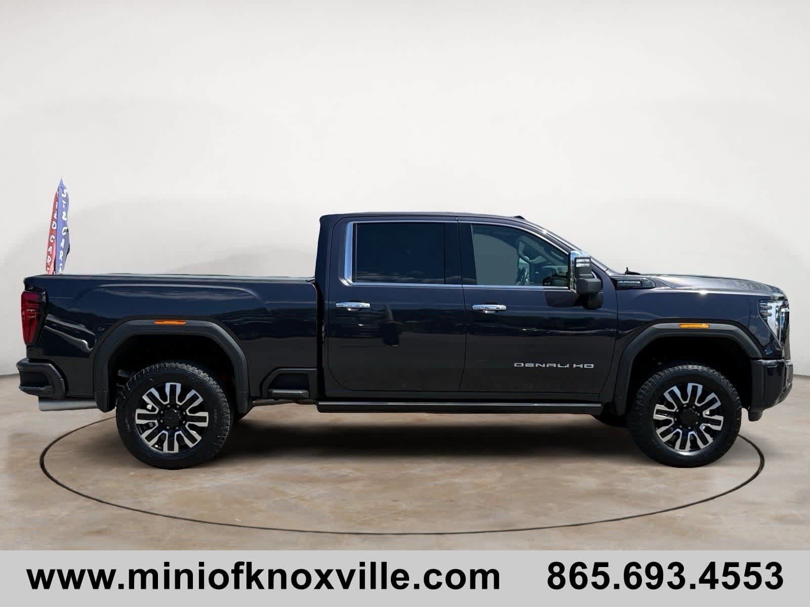 Used 2024 GMC Sierra 2500 Denali Ultimate AWD/4WD image 2