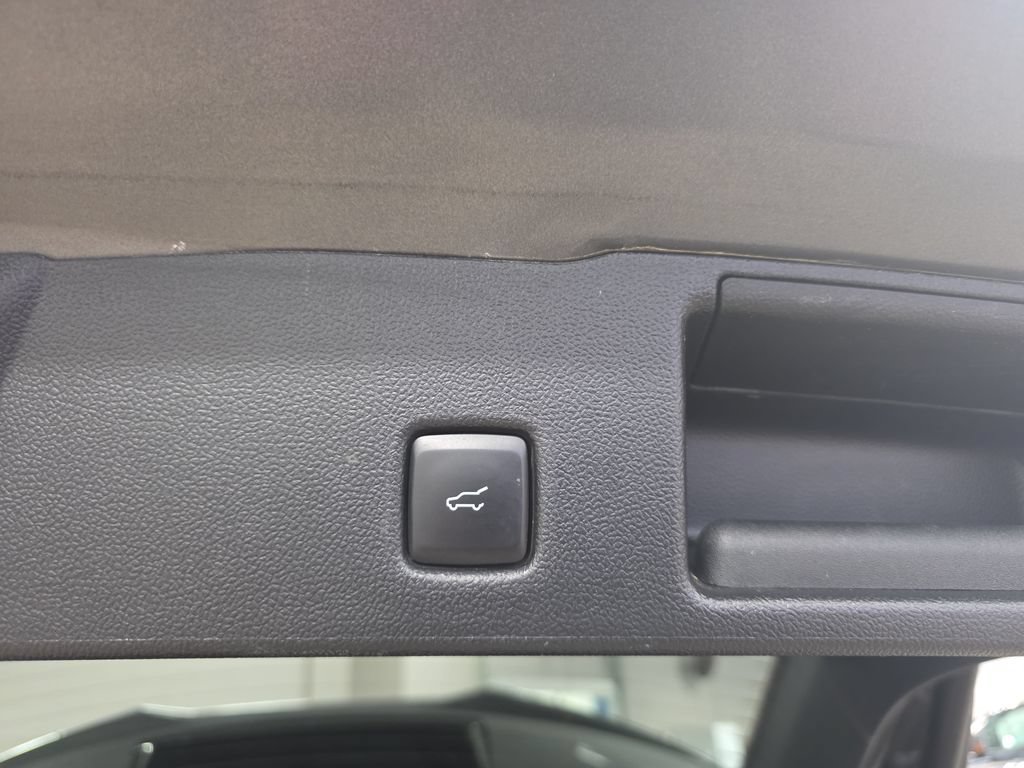 Used 2023 Ford Escape ST-Line FWD image 13