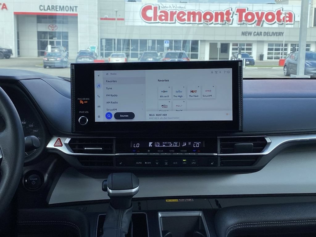Certified 2026 Toyota Sienna XLE FWD image 31