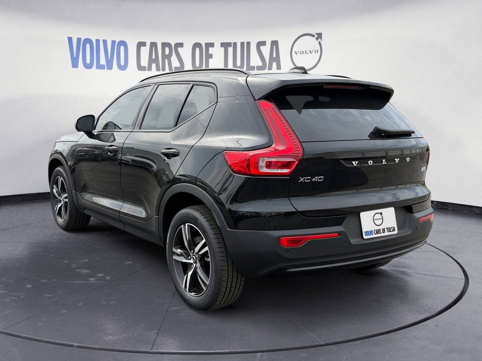 New 2026 Volvo XC40 B5 Core AWD/4WD image 3
