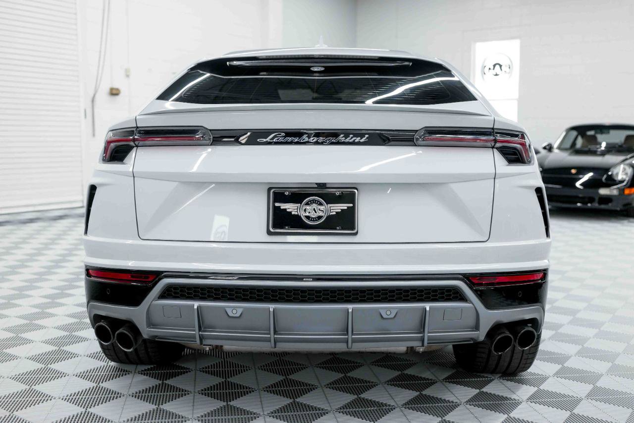 Used 2020 Lamborghini Urus Base image 8