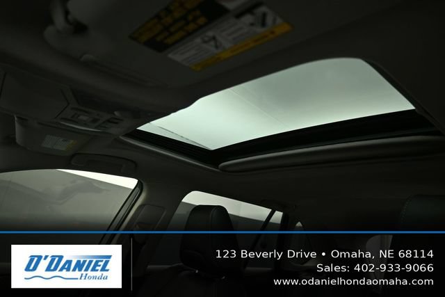 Used 2020 Toyota RAV4 XLE Premium AWD/4WD image 33