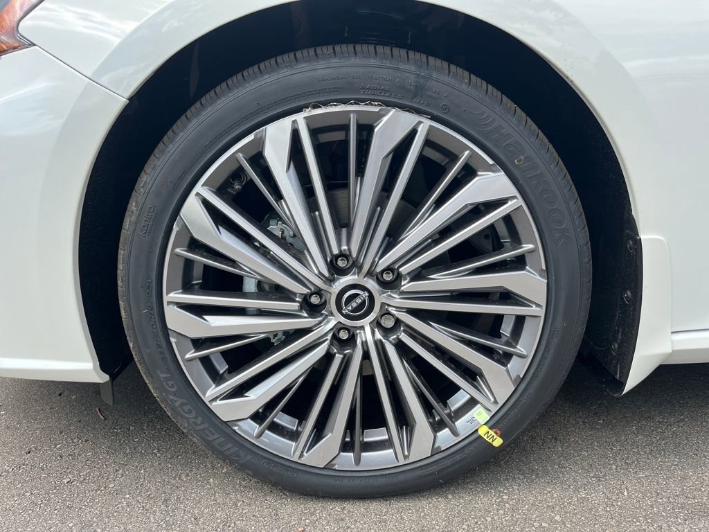 New 2025 Nissan Altima 2.5 SL FWD image 9