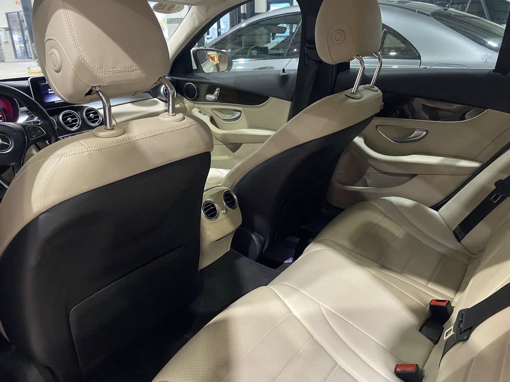 Used 2015 Mercedes-Benz C 300 4MATIC Sedan image 5