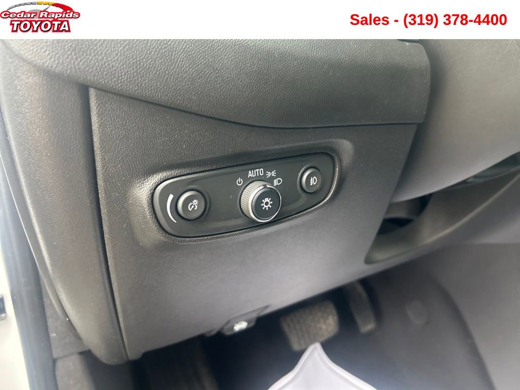 Used 2021 Chevrolet Equinox LT image 25