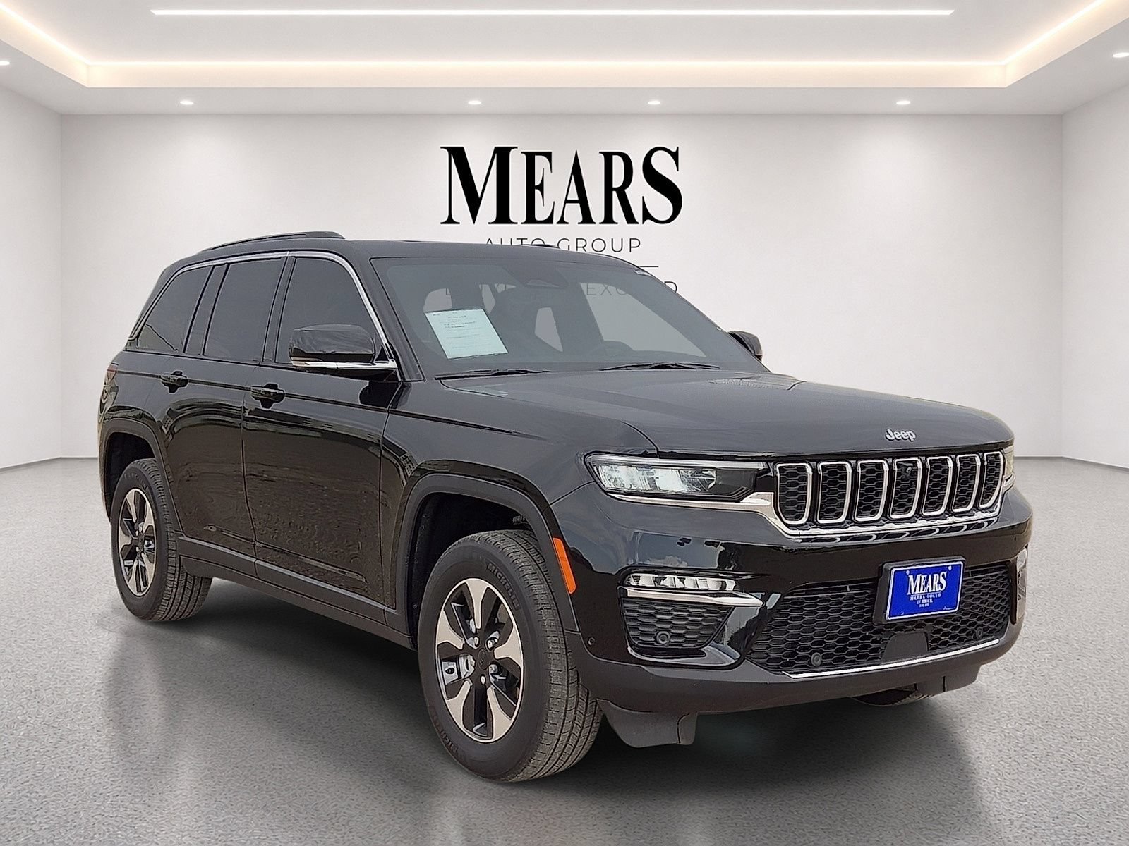Used 2024 Jeep Grand Cherokee Limited 4xe w/ Luxury Tech Group II AWD/4WD image 7