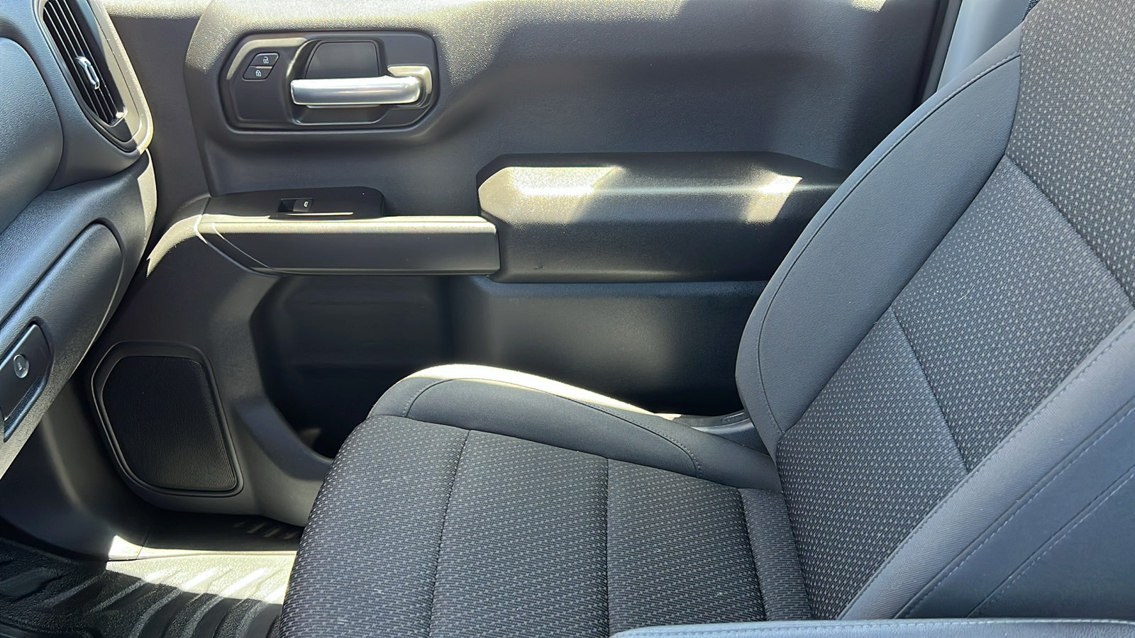Certified 2025 Chevrolet Silverado 1500 W/T RWD image 17
