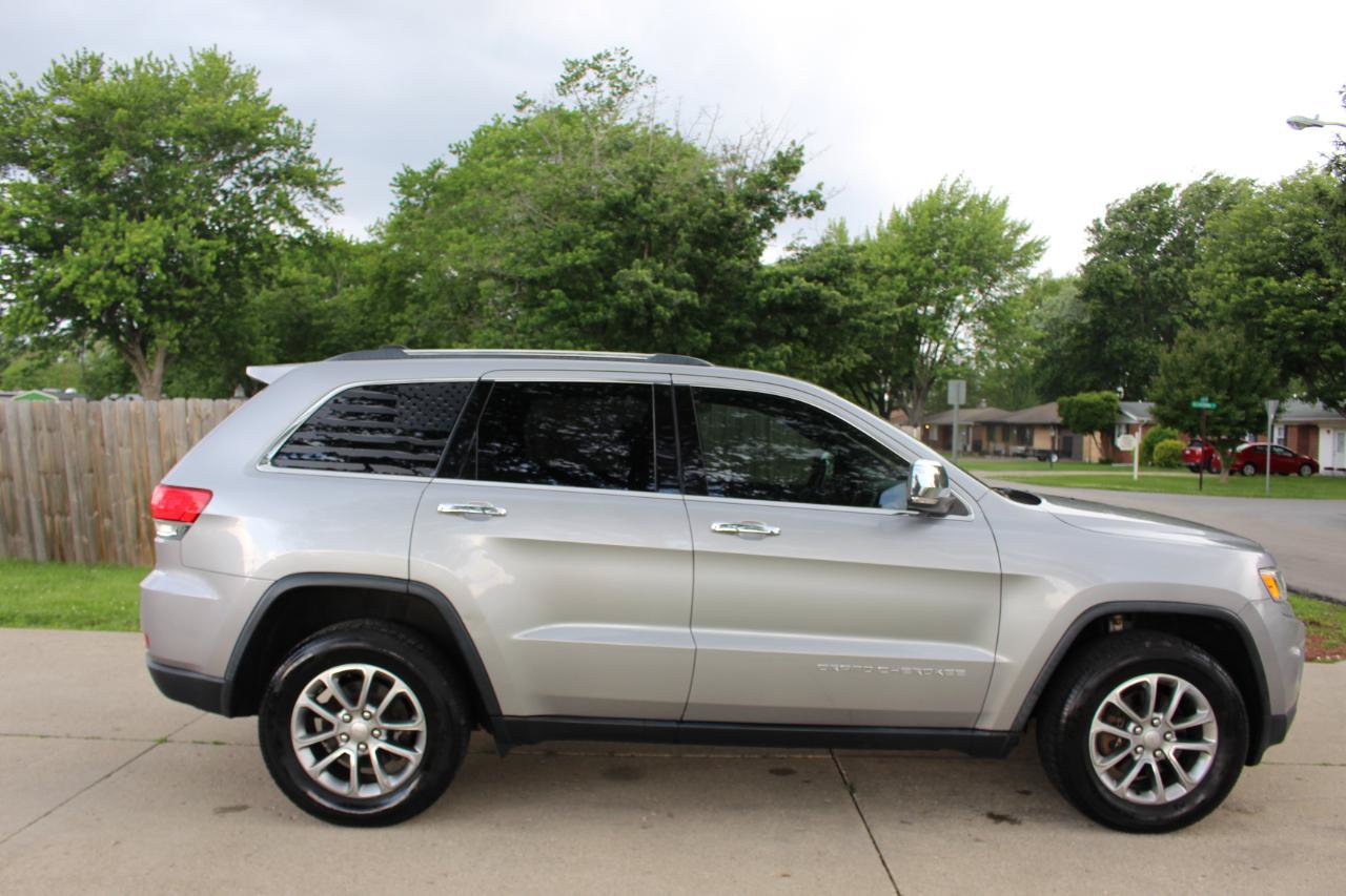 Used 2016 Jeep Grand Cherokee Limited AWD/4WD image 10