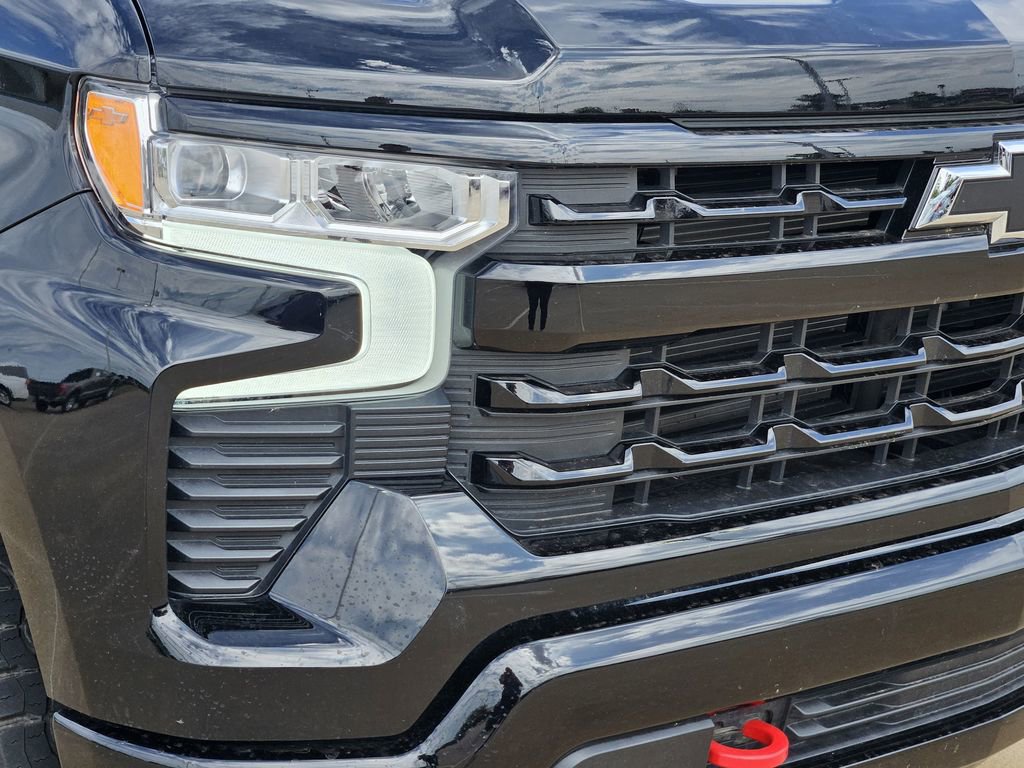 Used 2025 Chevrolet Silverado 1500 LT Trail Boss w/ Convenience Package II AWD/4WD image 11