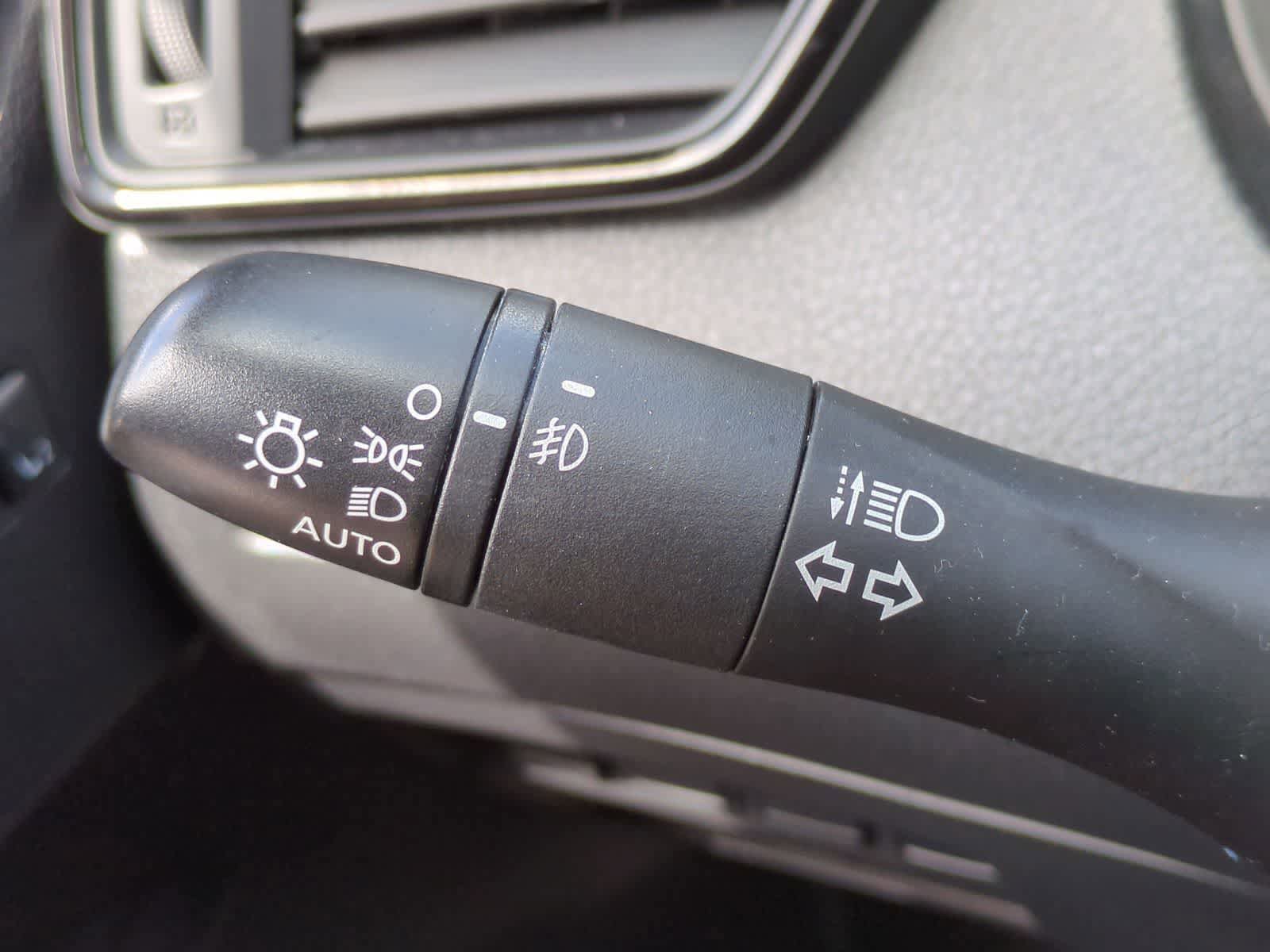 Used 2019 Nissan Rogue S AWD/4WD image 28