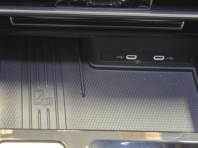 Used 2025 Volkswagen Atlas SEL Premium R-Line AWD/4WD image 19