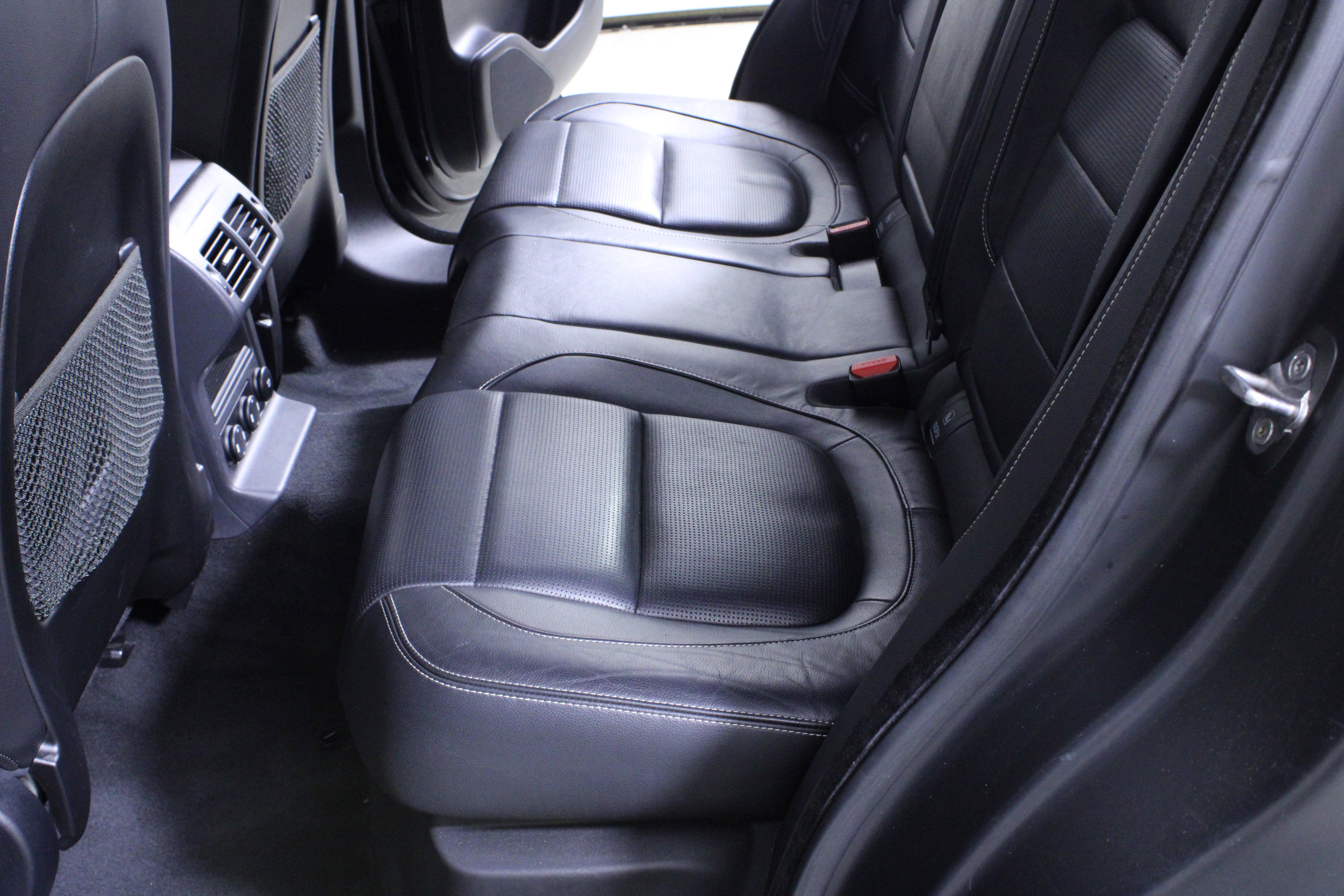 Used 2018 Jaguar F-PACE S image 13