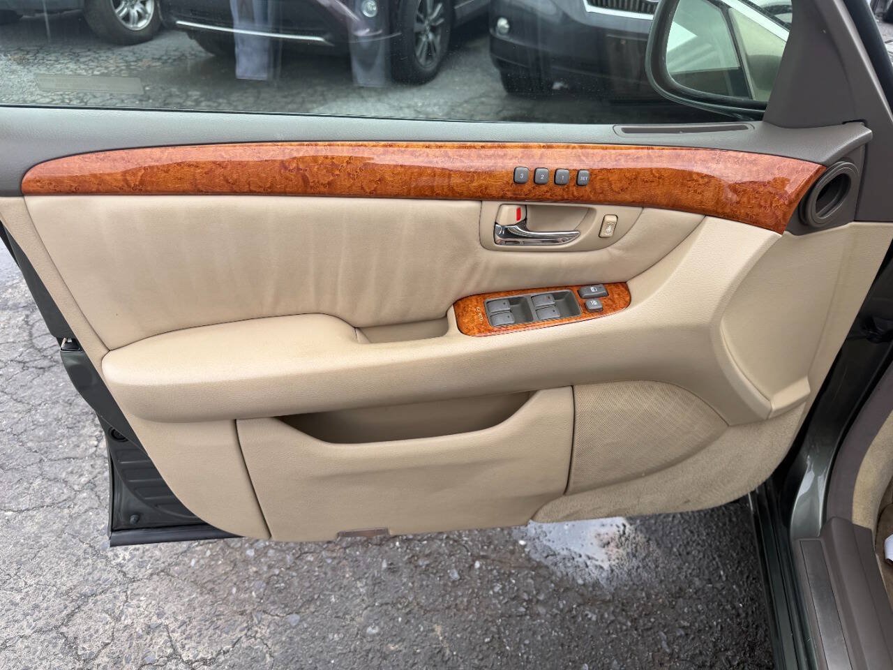 Used 2005 Lexus LS 430 w/ Modern Luxury Pkg RWD image 18