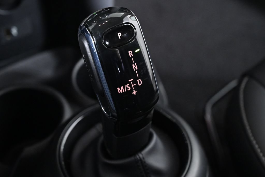 Certified 2022 MINI Cooper 4-Door Hardtop FWD image 18