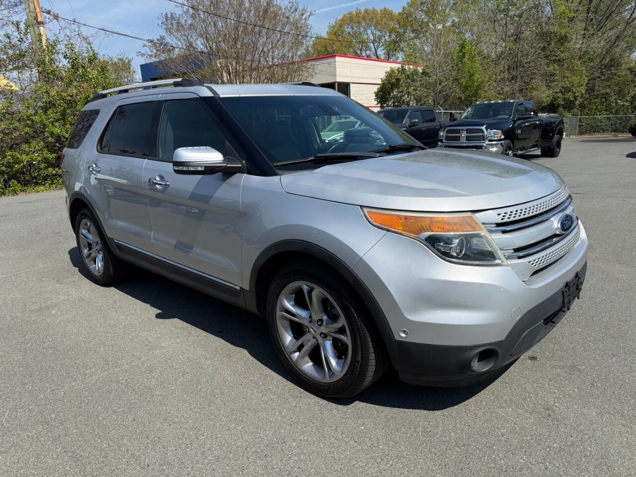 Used 2014 Ford Explorer Limited w/ Equipment Group 302A FWD image 3
