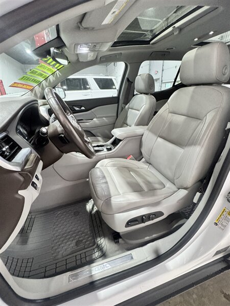 Used 2017 GMC Acadia SLT AWD/4WD image 7