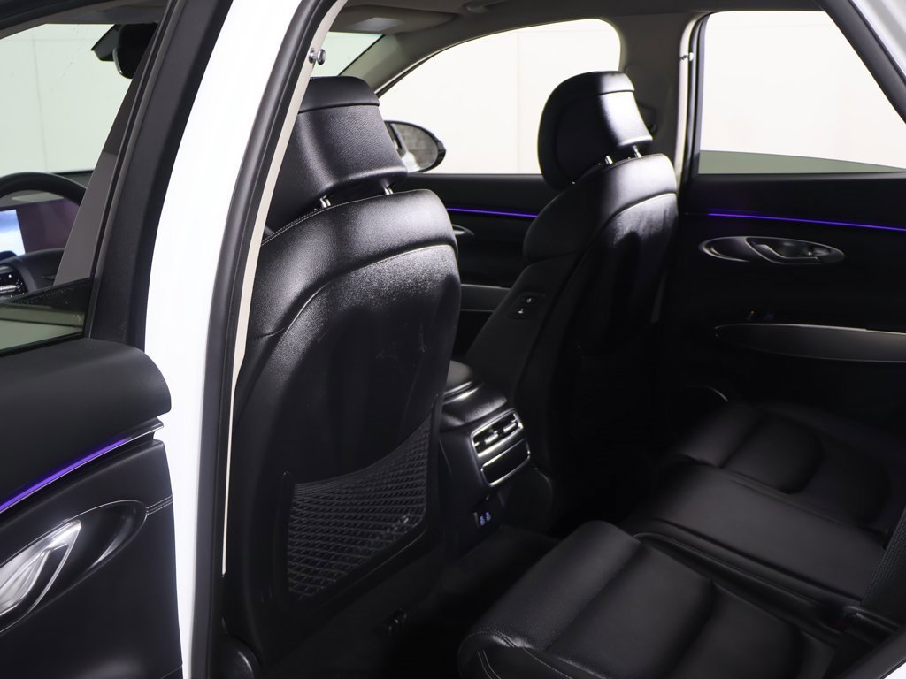 Used 2026 Genesis GV70 2.5T Select image 28