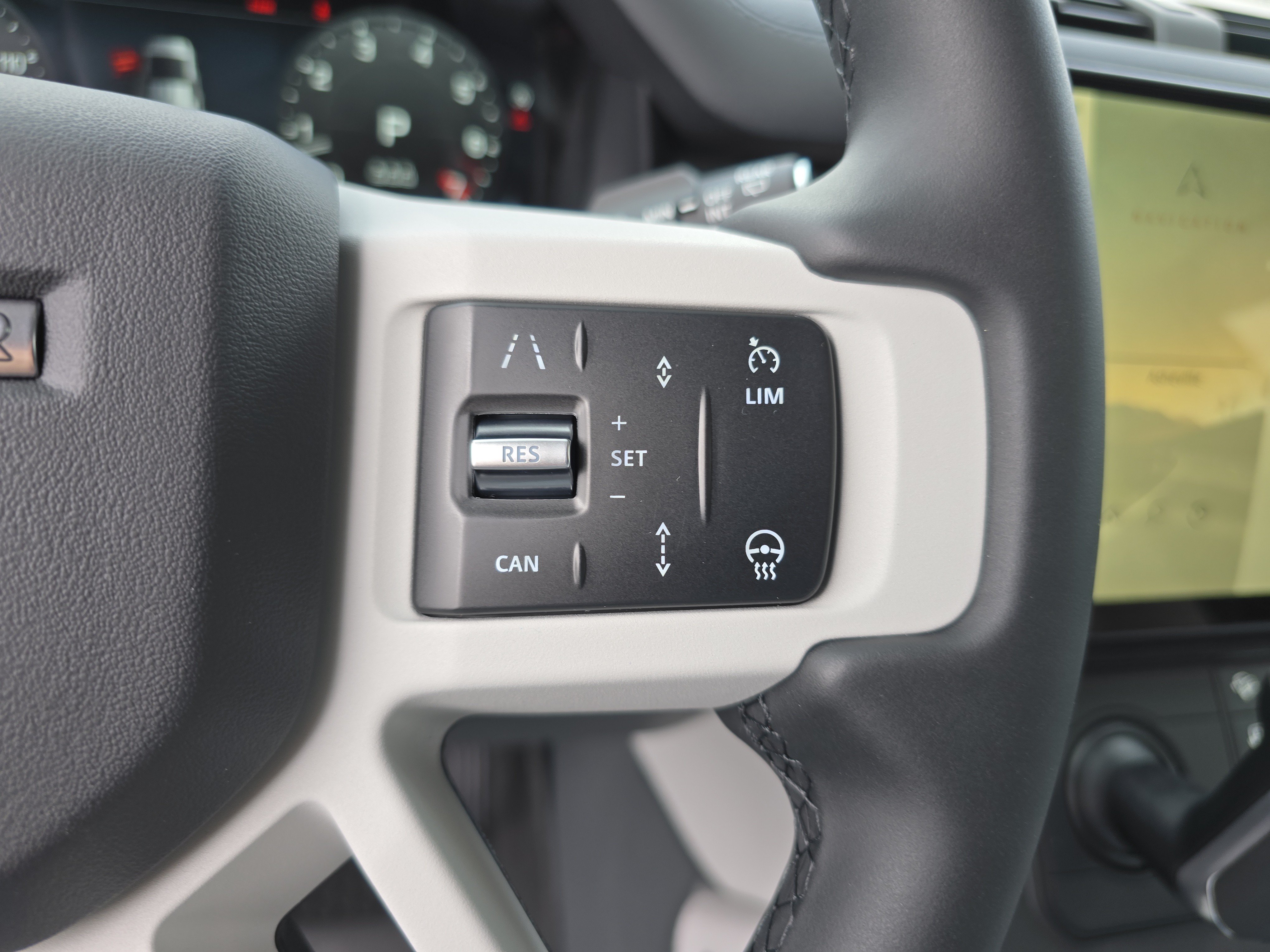 Certified 2026 Land Rover Defender 110 X-Dynamic SE AWD/4WD image 32