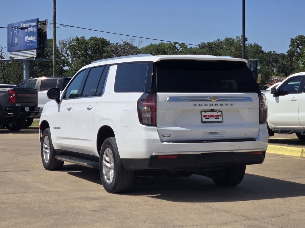 Used 2023 Chevrolet Suburban LT image 4
