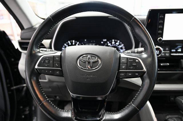 Used 2021 Toyota Highlander XLE image 24