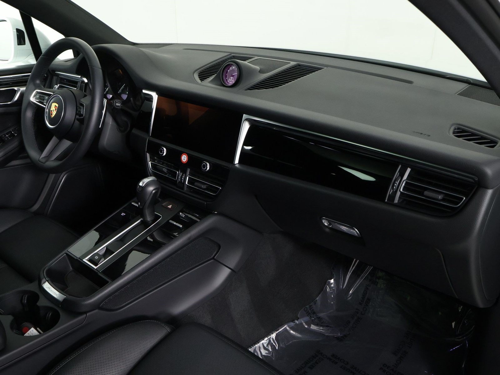 Certified 2026 Porsche Macan AWD/4WD image 24