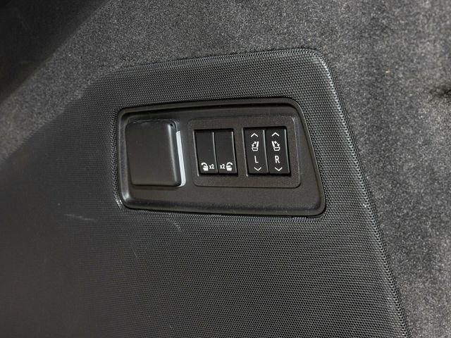 Used 2023 Cadillac Escalade ESV Premium Luxury image 62