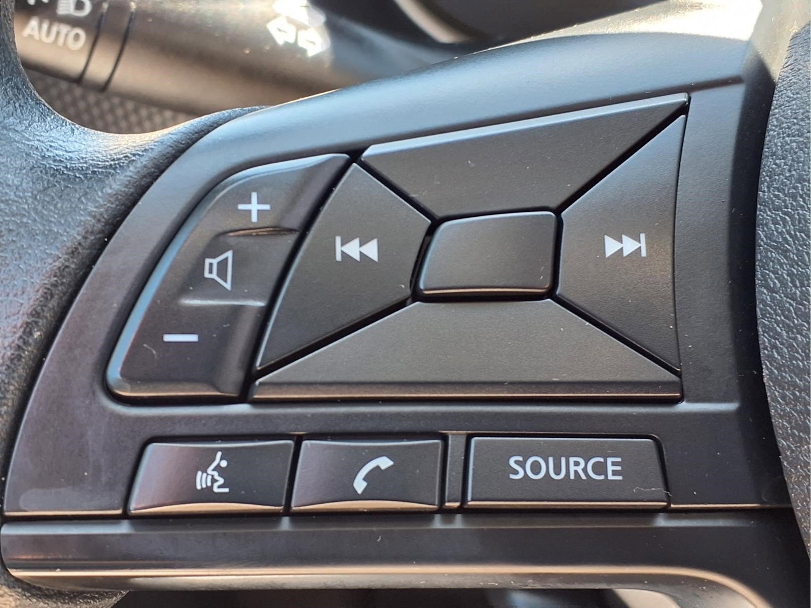 Used 2023 Nissan Kicks S FWD image 17