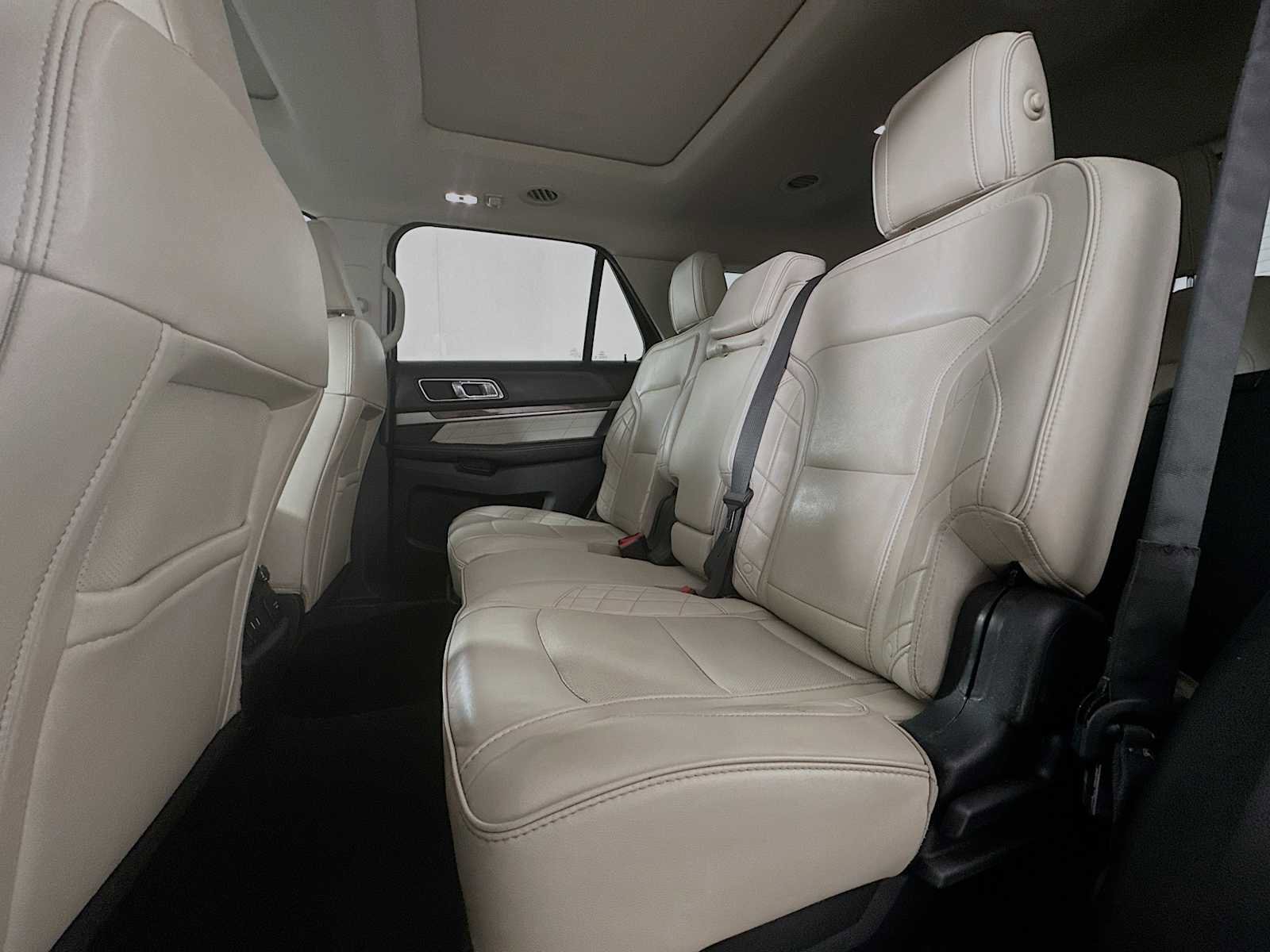 Used 2018 Ford Explorer Platinum AWD/4WD image 23