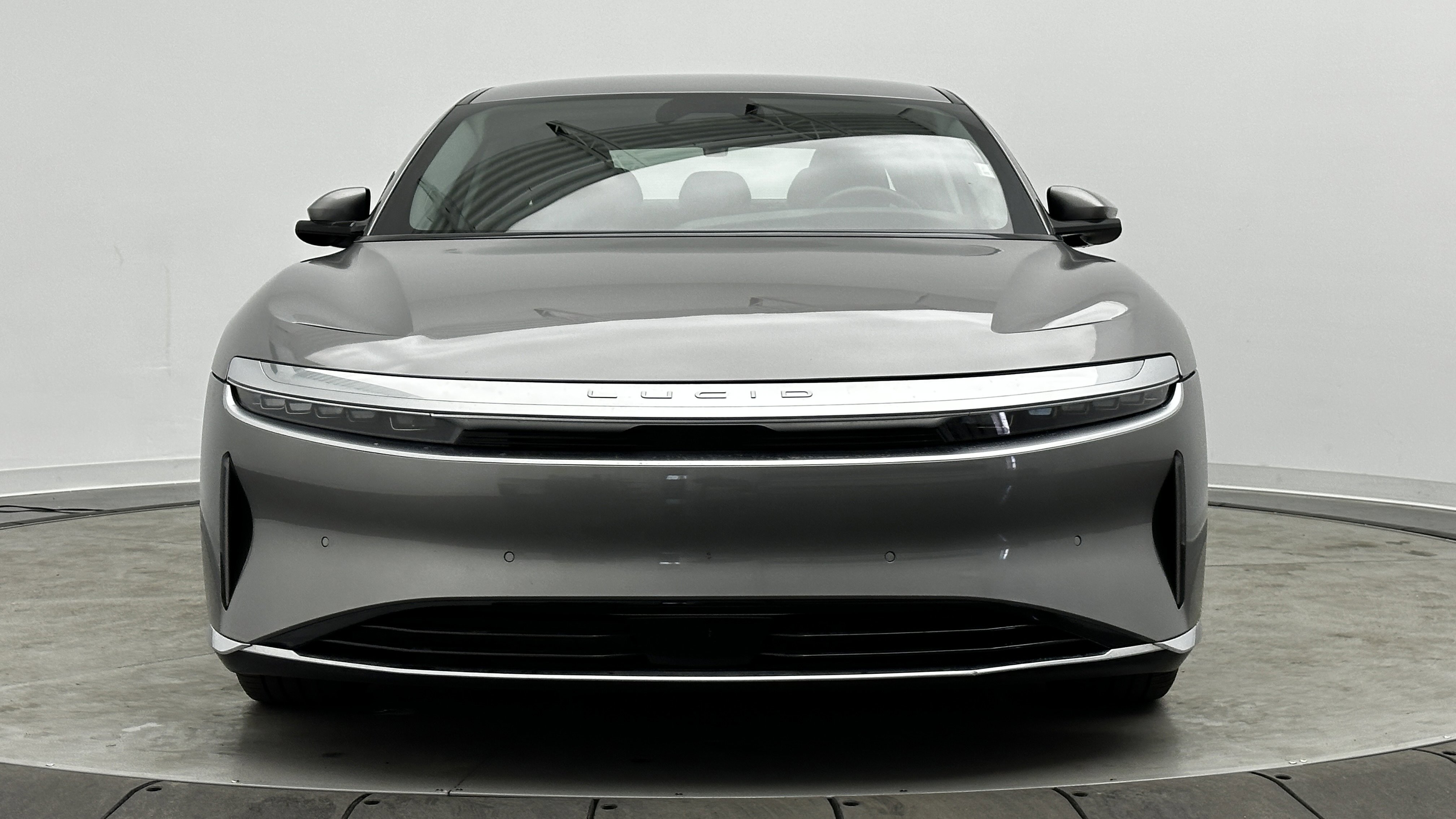 Used 2025 Lucid Air Pure image 2