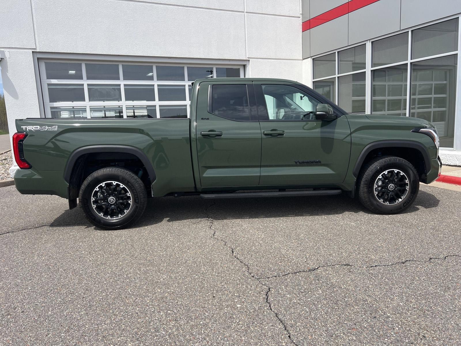 Used 2022 Toyota Tundra SR5 w/ TRD Off-Road Package AWD/4WD image 26