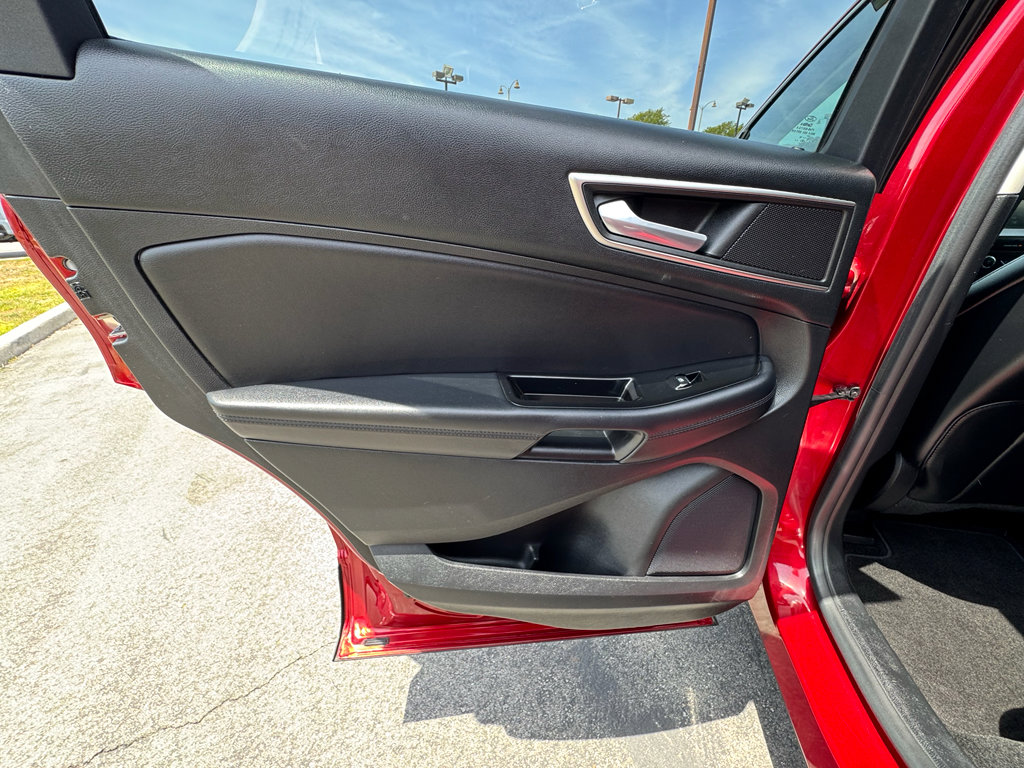 Used 2015 Ford Edge SEL w/ Equipment Group 201A FWD image 23
