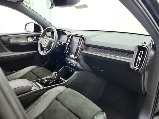 Used 2019 Volvo XC40 T5 R-Design AWD/4WD image 17