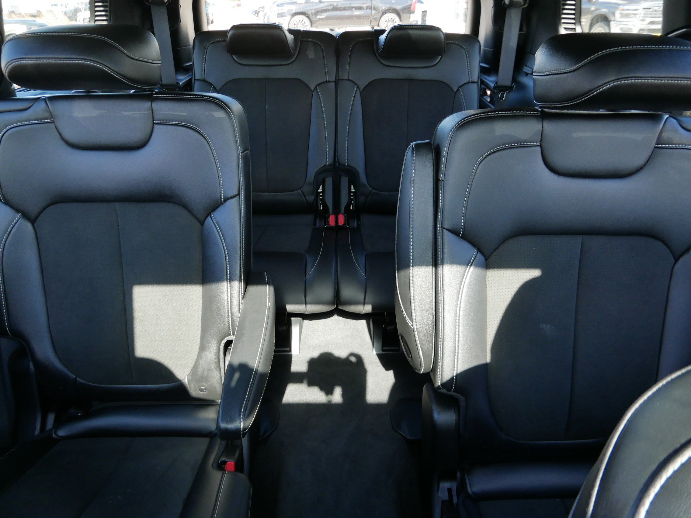 Certified 2023 Jeep Grand Cherokee L Laredo image 13