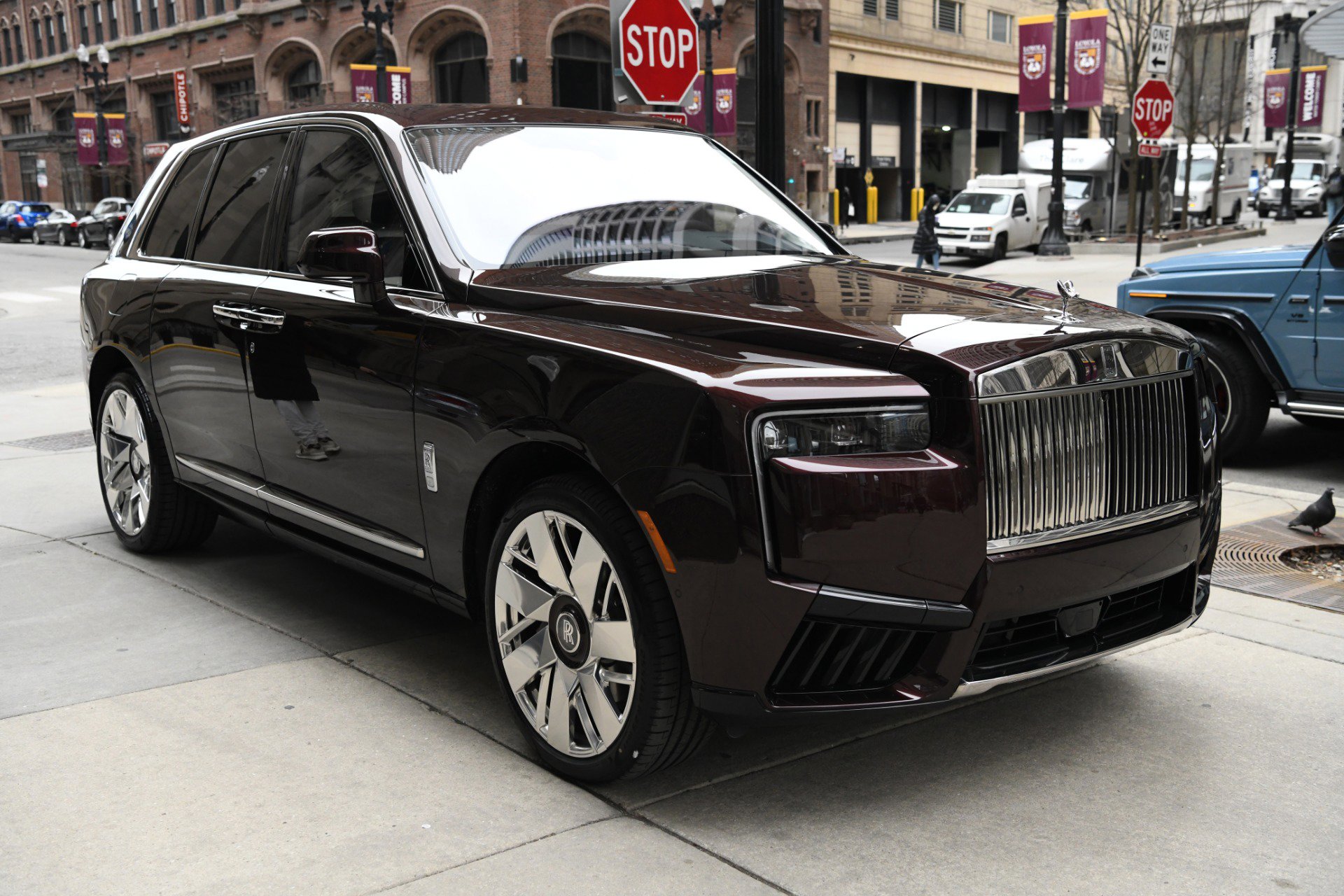 New 2025 Rolls-Royce Cullinan image 3