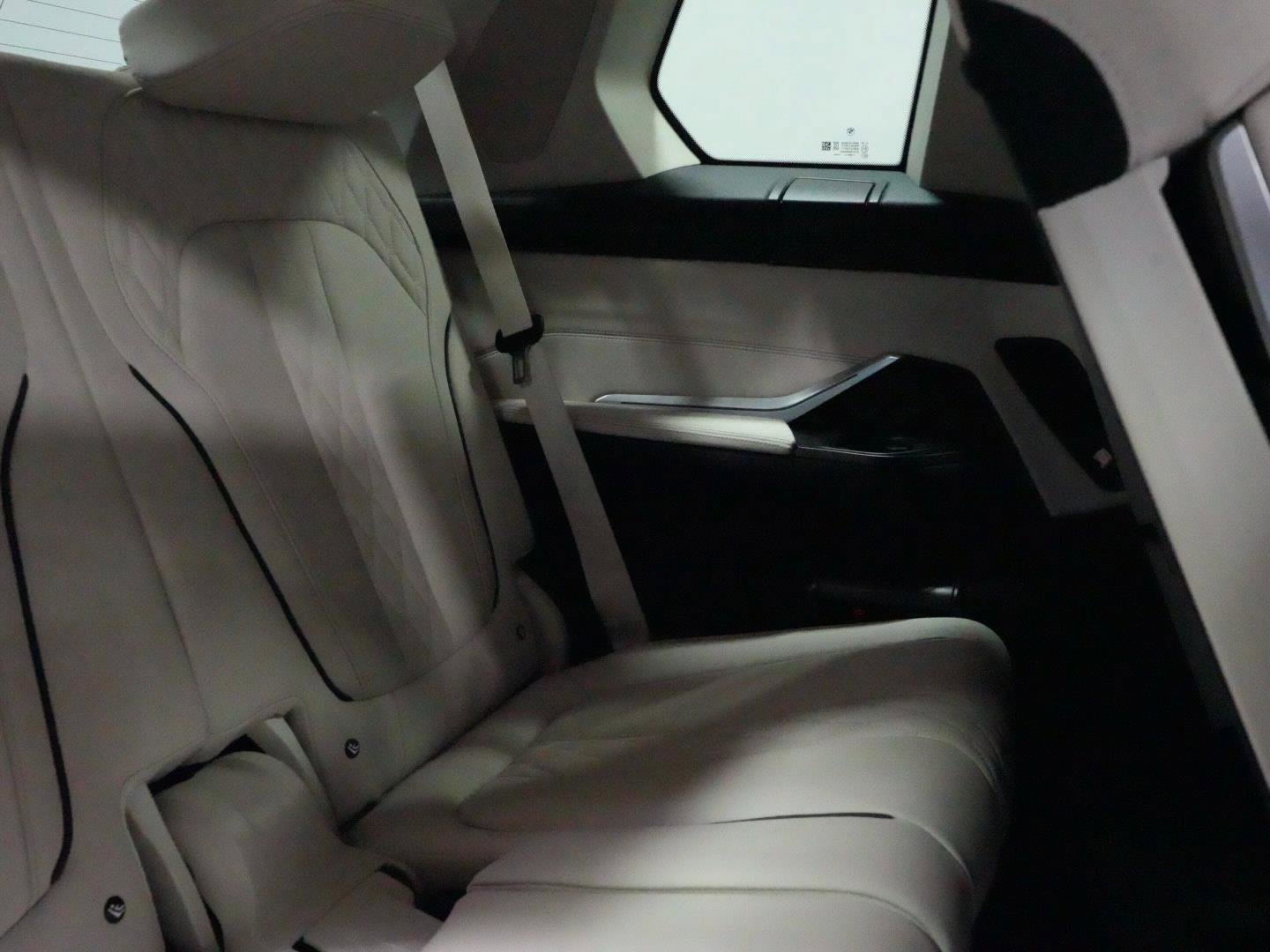 Certified 2024 BMW X7 xDrive40i w/ Executive Package image 13