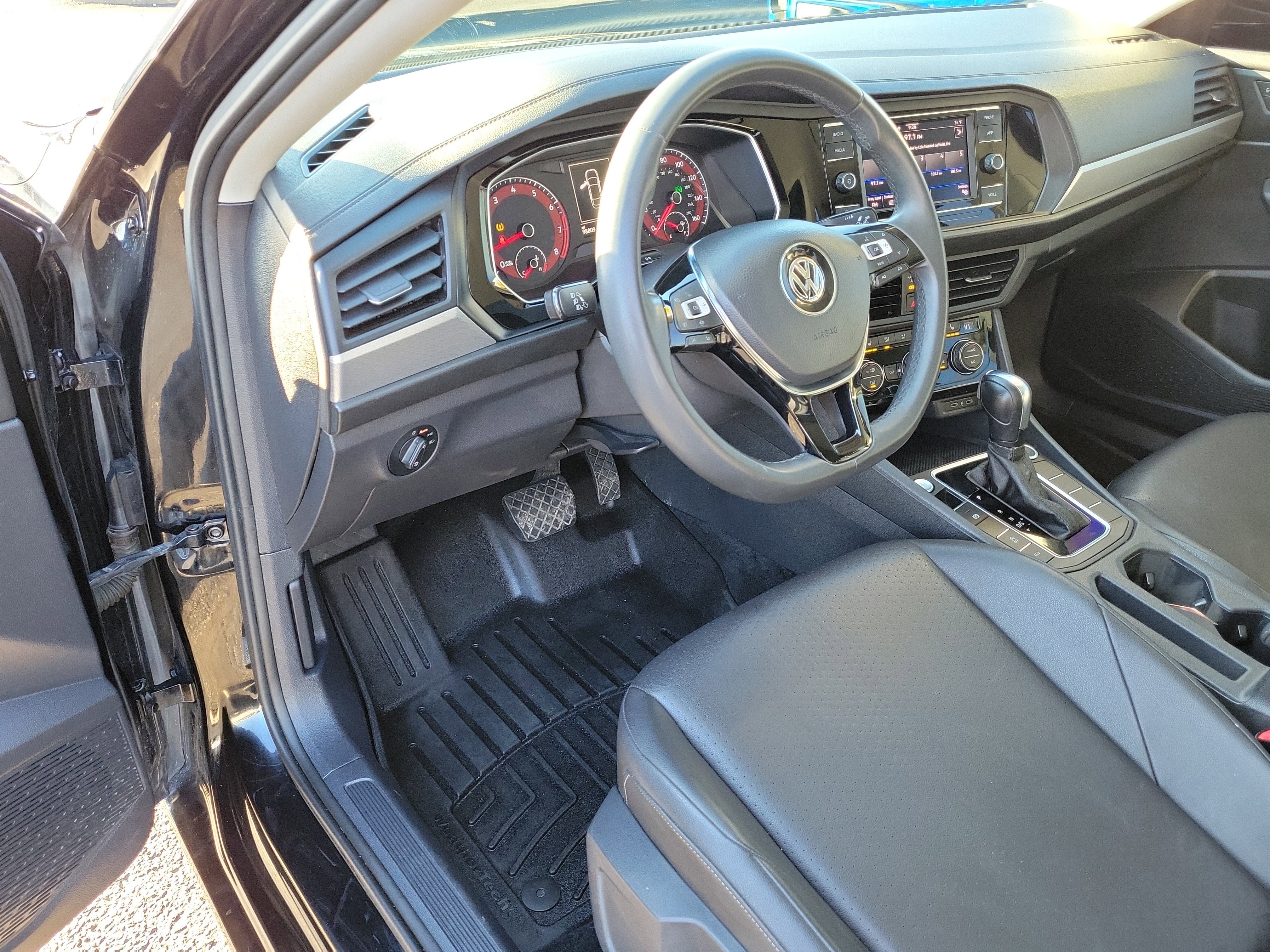 Used 2020 Volkswagen Jetta SE image 18