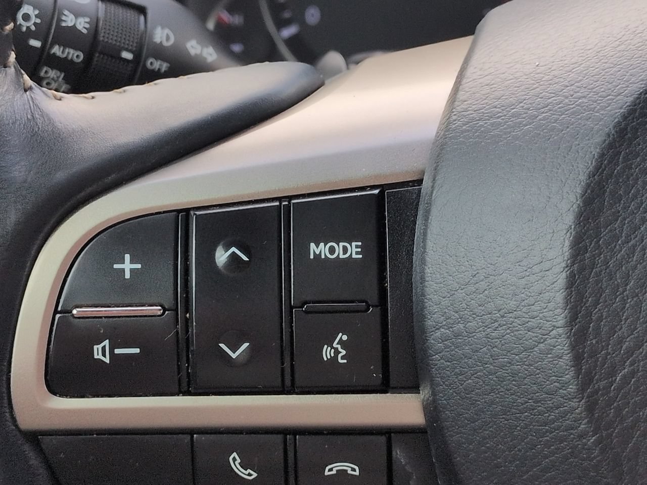 Used 2019 Lexus RX 350L FWD w/ Premium Package image 25