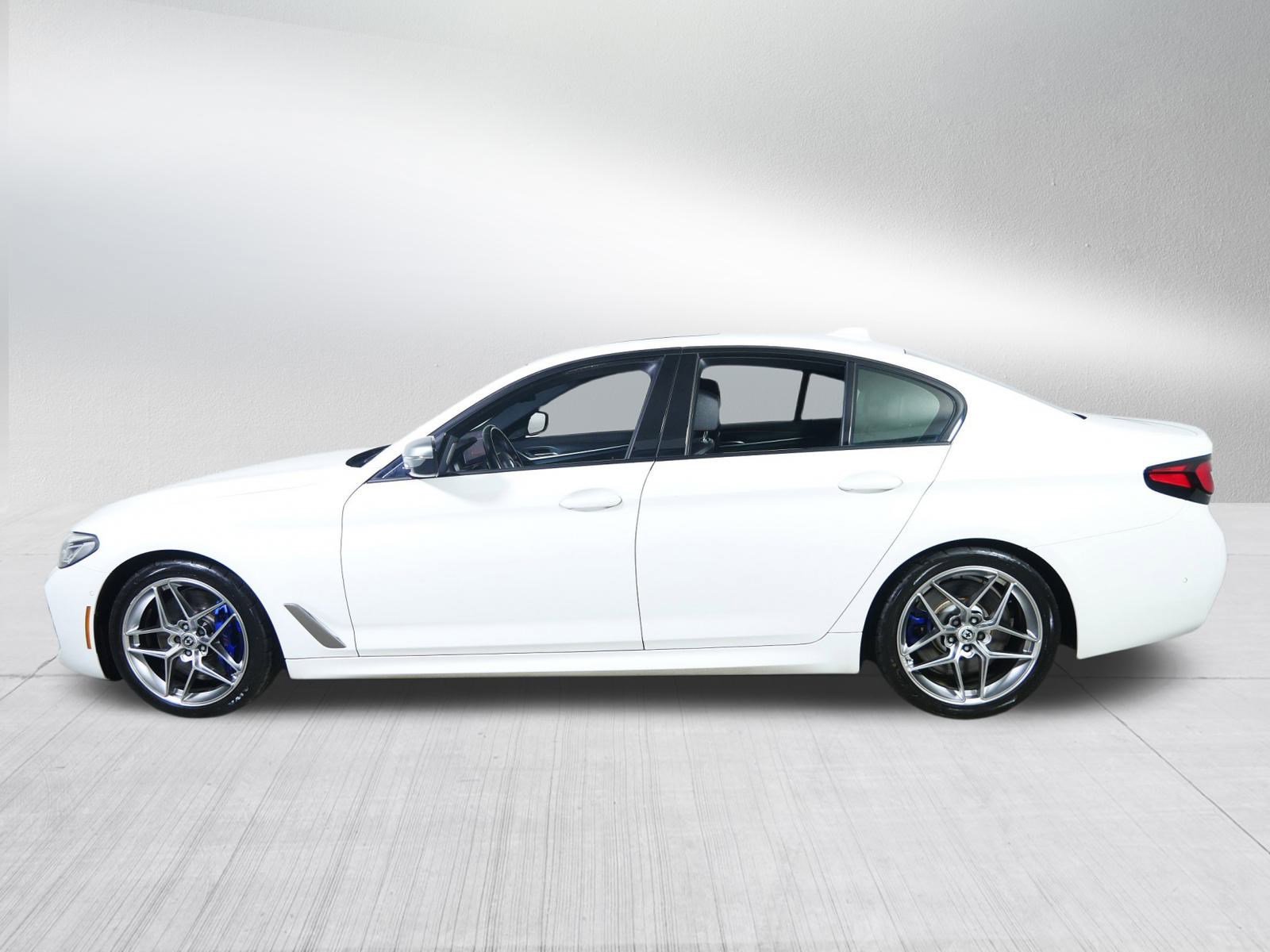 Used 2022 BMW M550i xDrive image 4
