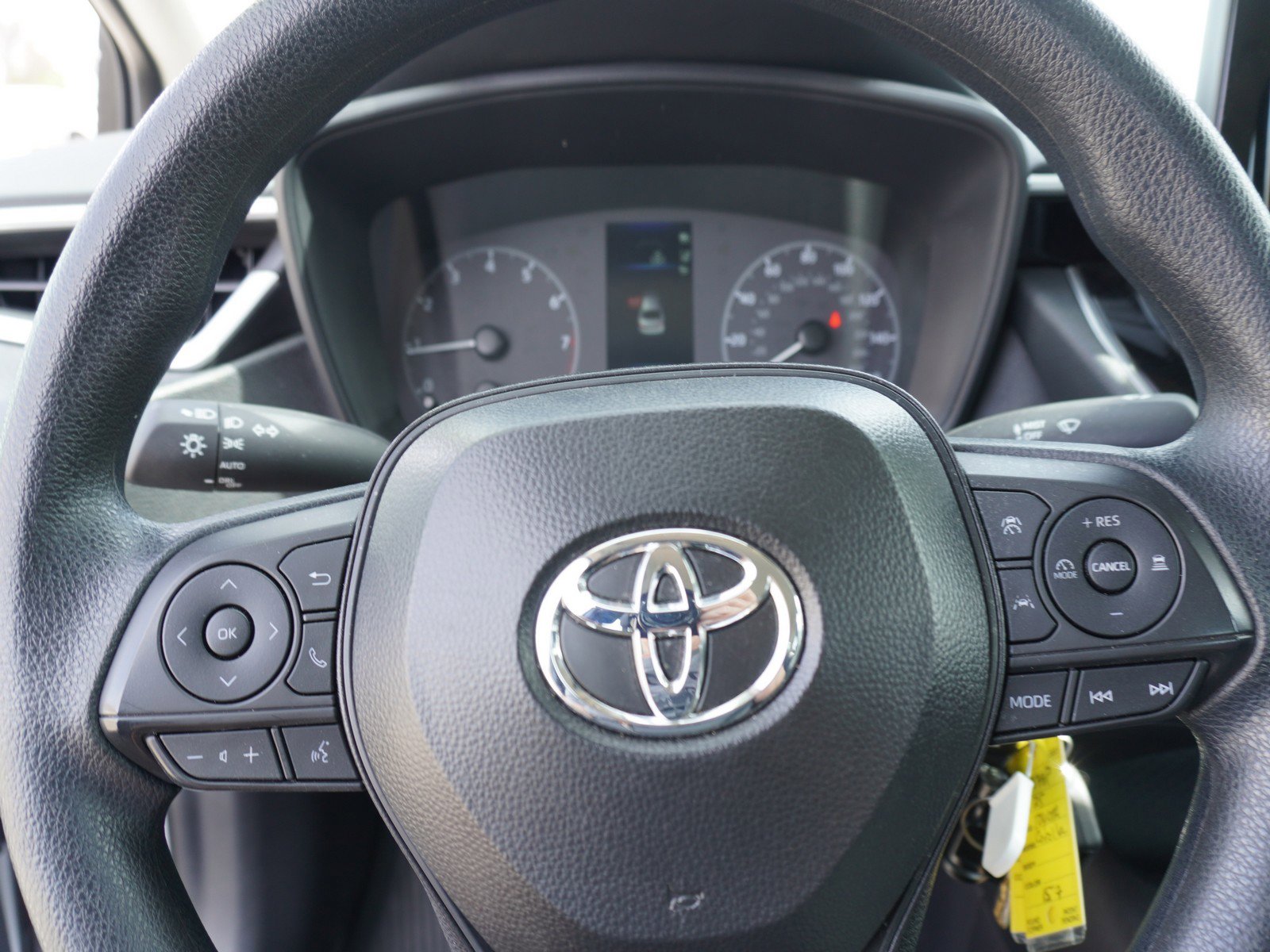 Used 2025 Toyota Corolla LE image 20