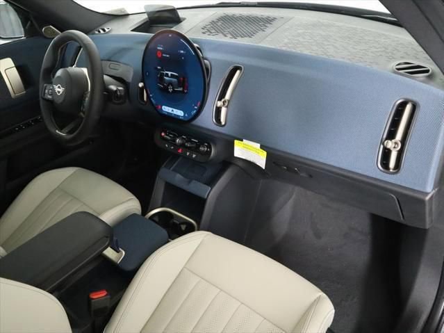 New 2025 MINI Cooper Countryman SE w/ Comfort Package Max image 16