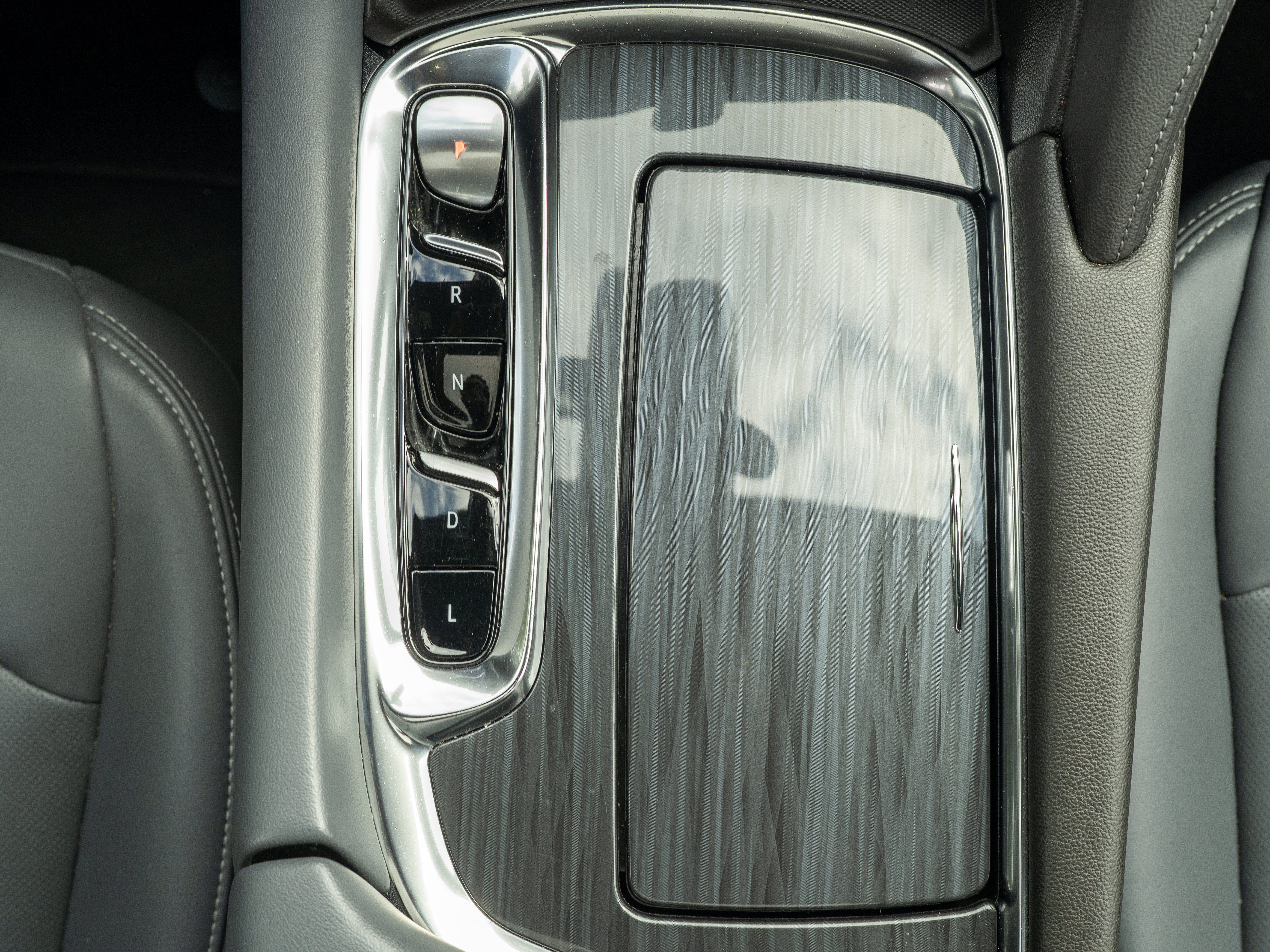Used 2024 Buick Enclave Essence w/ Experience Buick Package FWD image 37